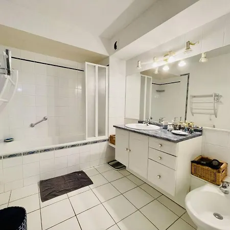 Apartman - 3 Pieces Avec Terrasses Et Parking A 300m De La - Fr-1-433-53 Arcachon