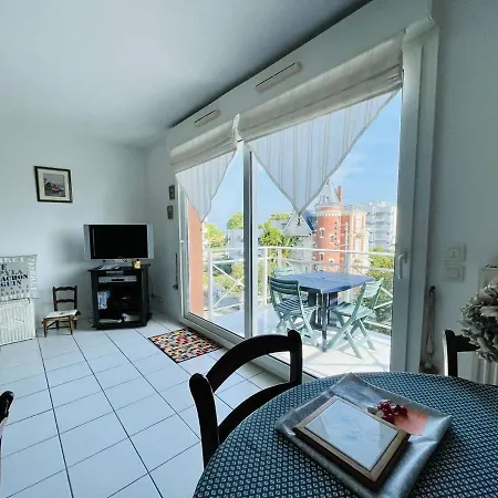 - 3 Pieces Avec Terrasses Et Parking A 300m De La - Fr-1-433-53 Apartman